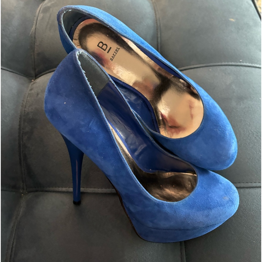 Blue Suede Platform Pumps/Heels/Stilettos from Bakers. Size 9. Leather upper.